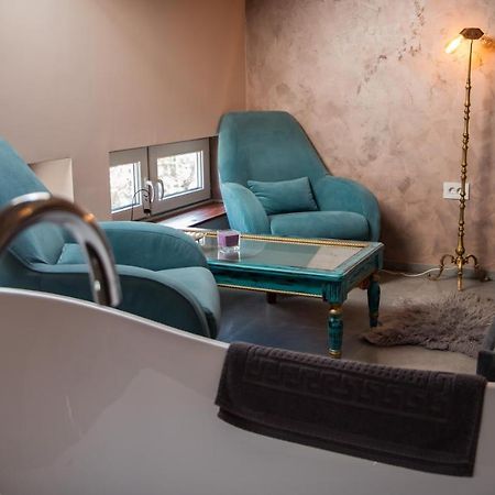 Cista Desetka! - Sa Garaznim Mestom Novi Sad Extérieur photo